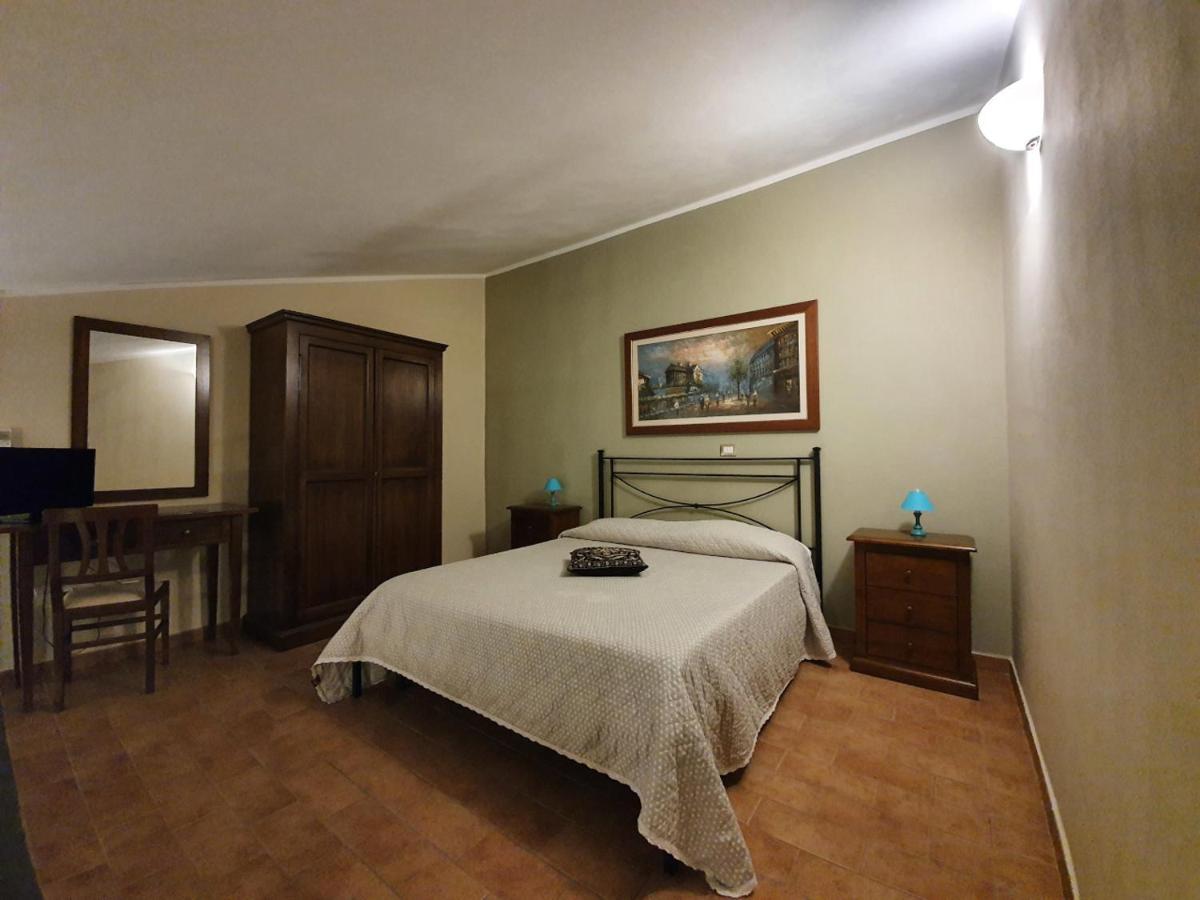 Bio Agriturismo Valle Dei Calanchi Кастільйоне-ін-Теверина Екстер'єр фото