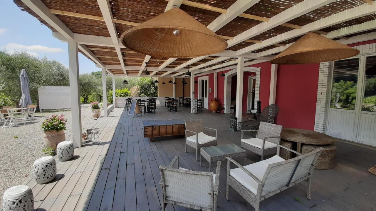 Bio Agriturismo Valle Dei Calanchi Кастільйоне-ін-Теверина Екстер'єр фото