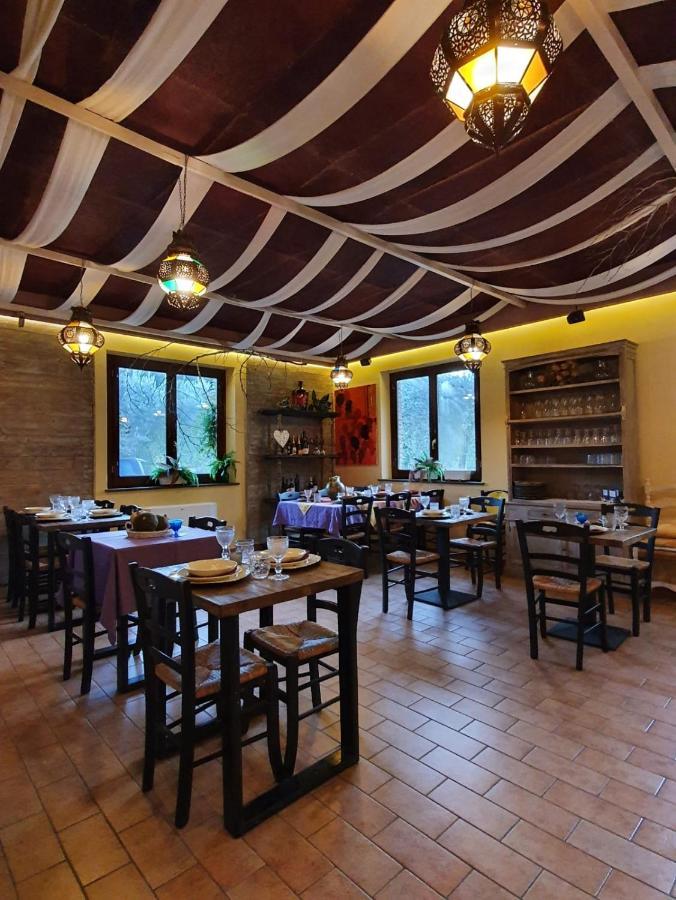 Bio Agriturismo Valle Dei Calanchi Кастільйоне-ін-Теверина Екстер'єр фото