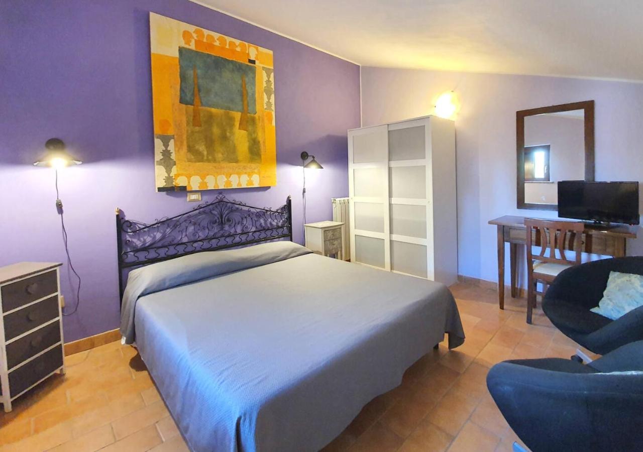 Bio Agriturismo Valle Dei Calanchi Кастільйоне-ін-Теверина Екстер'єр фото
