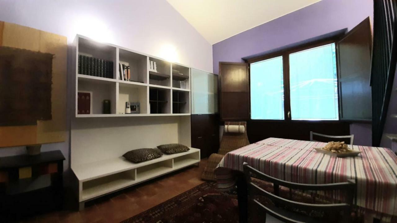 Bio Agriturismo Valle Dei Calanchi Кастільйоне-ін-Теверина Екстер'єр фото